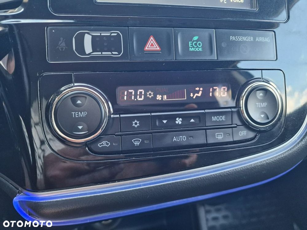 Mitsubishi Outlander - 26