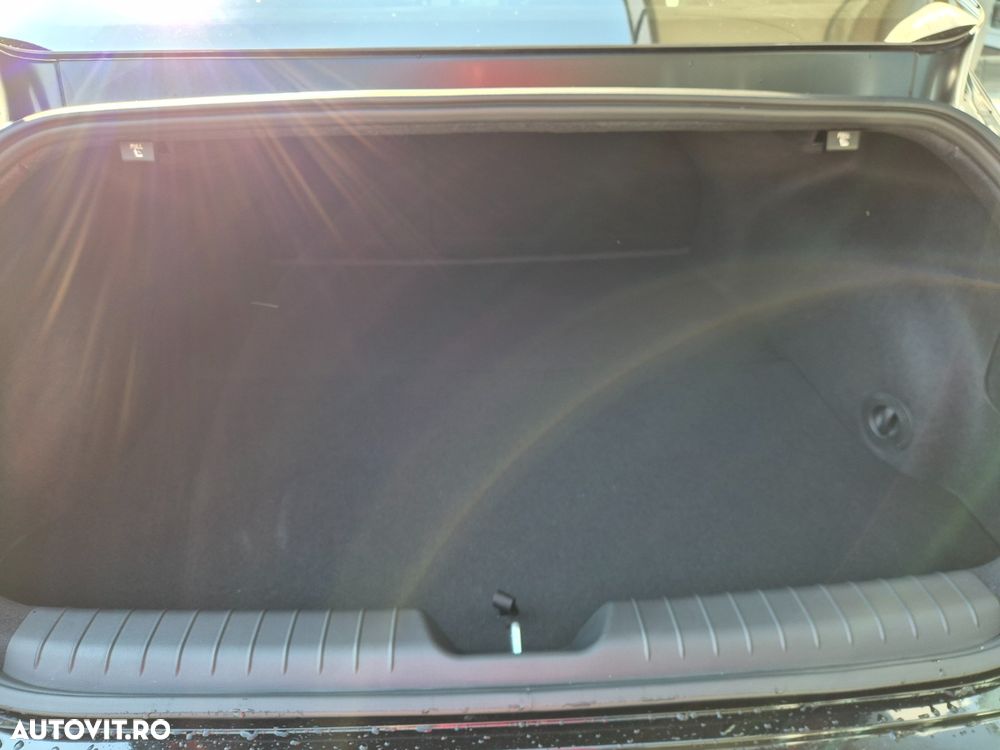 Hyundai IONIQ 6 - 5