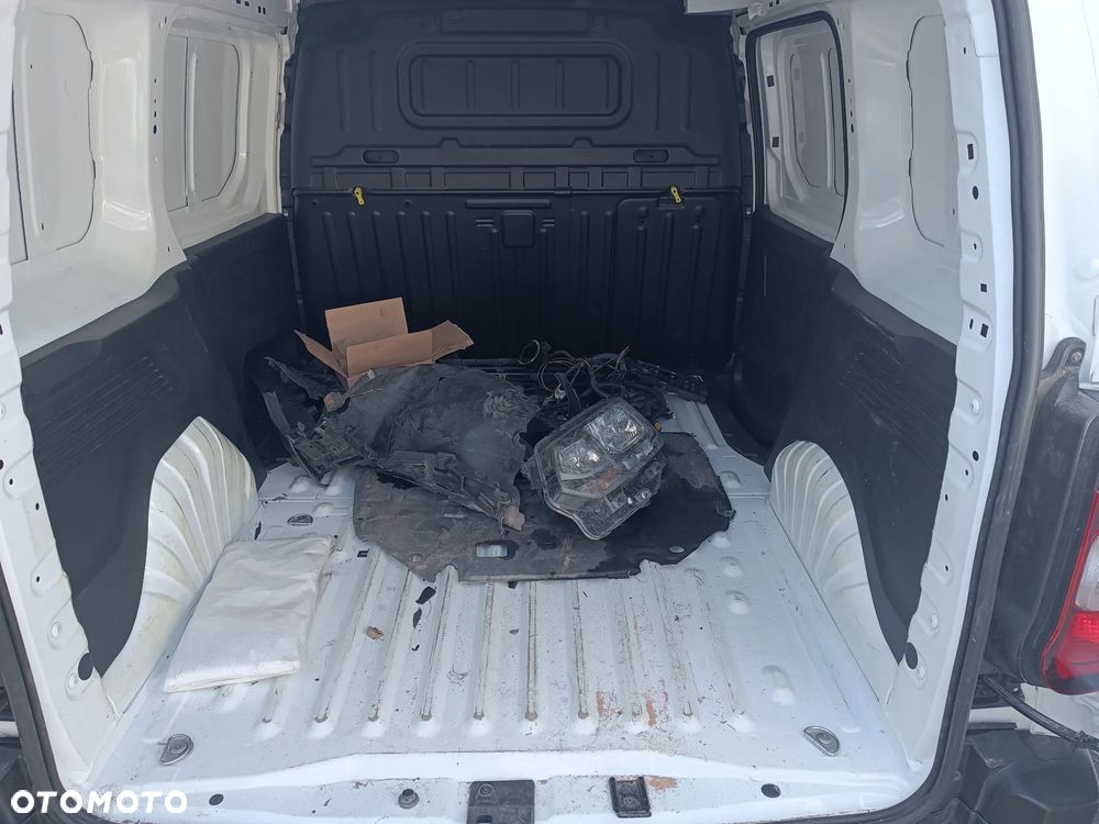 Toyota proace city partner 2022r - 18