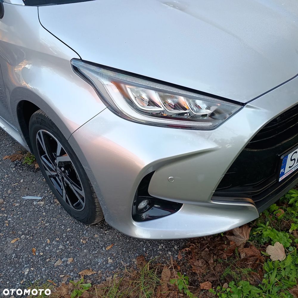 Toyota Yaris Hybrid 1.5 Style - 19