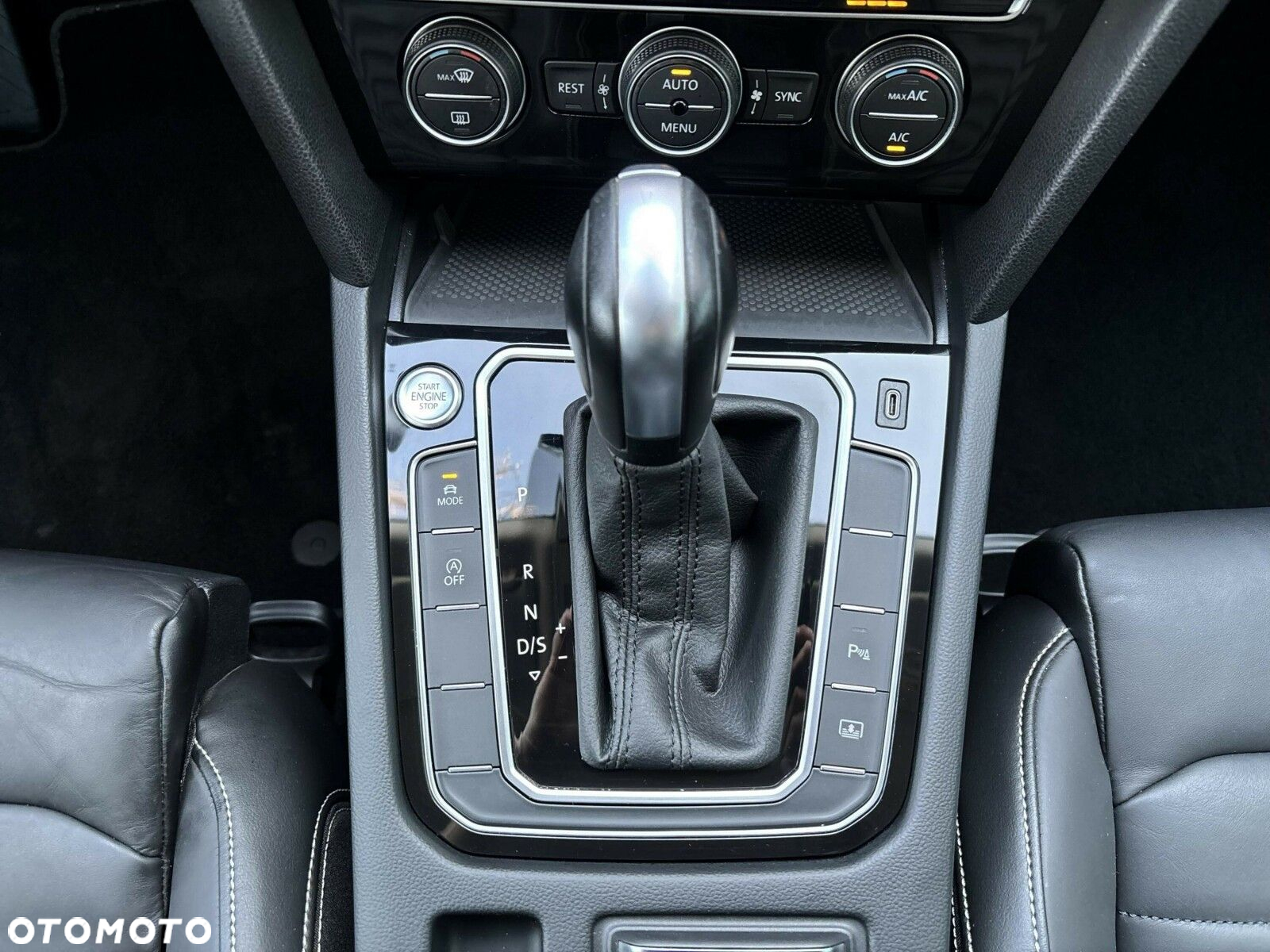 Volkswagen Passat - 24
