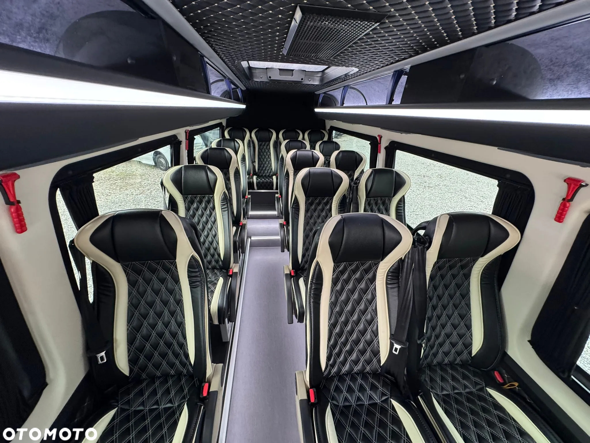 Mercedes-Benz Sprinter 517 - 11