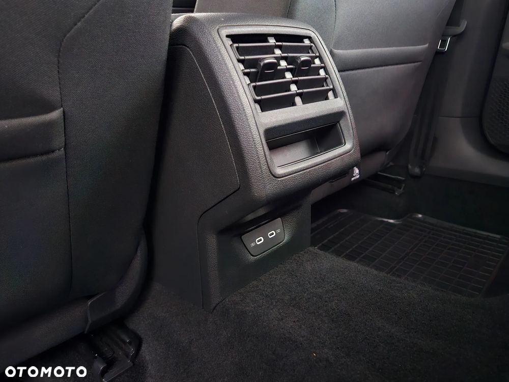 Volkswagen Golf 1.5 TSI EVO Life - 30