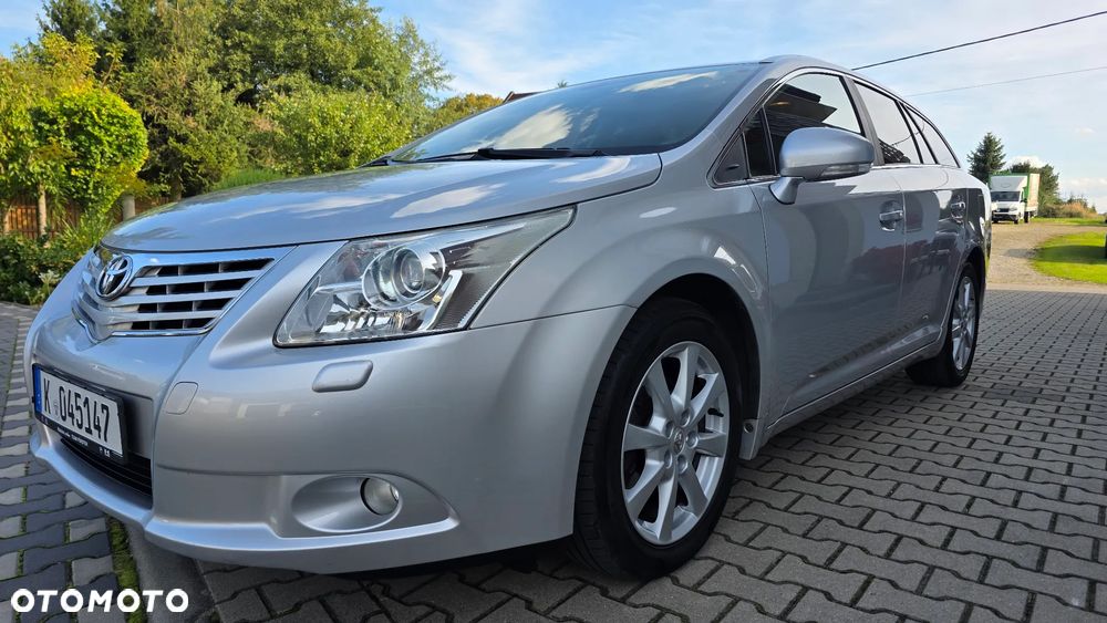 Toyota Avensis 2.0 Executive - 13