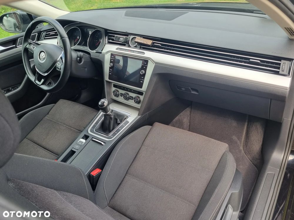 Volkswagen Passat 1.8 TSI BMT Comfortline - 38