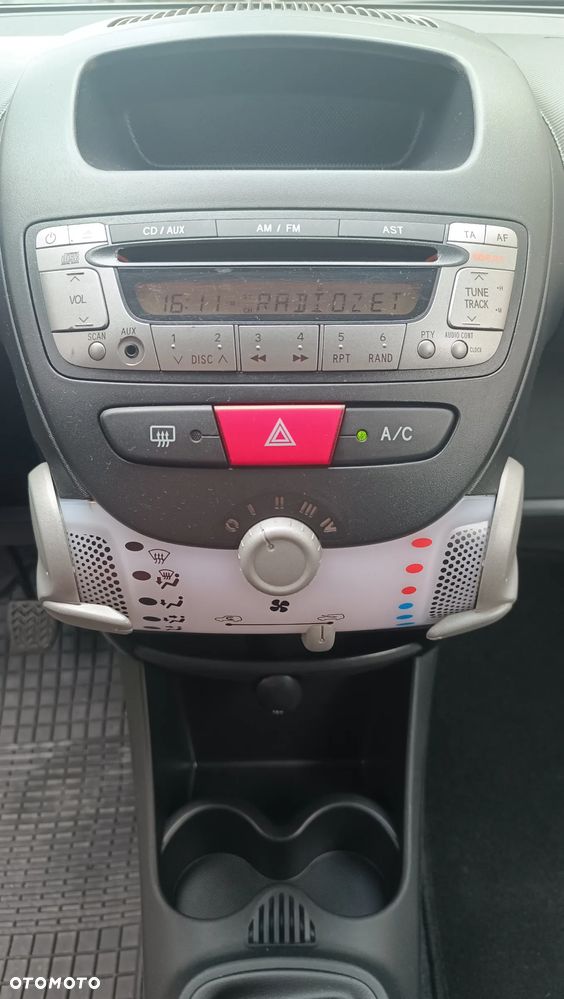 Peugeot 107 1.0 Active - 12