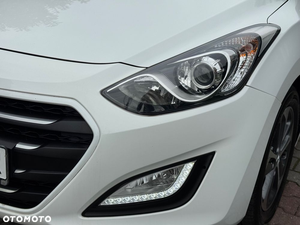 Hyundai i30 blue Kombi 1.6 GDi Style - 11