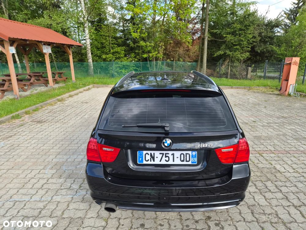 BMW Seria 3 318d DPF Edition Exclusive - 4