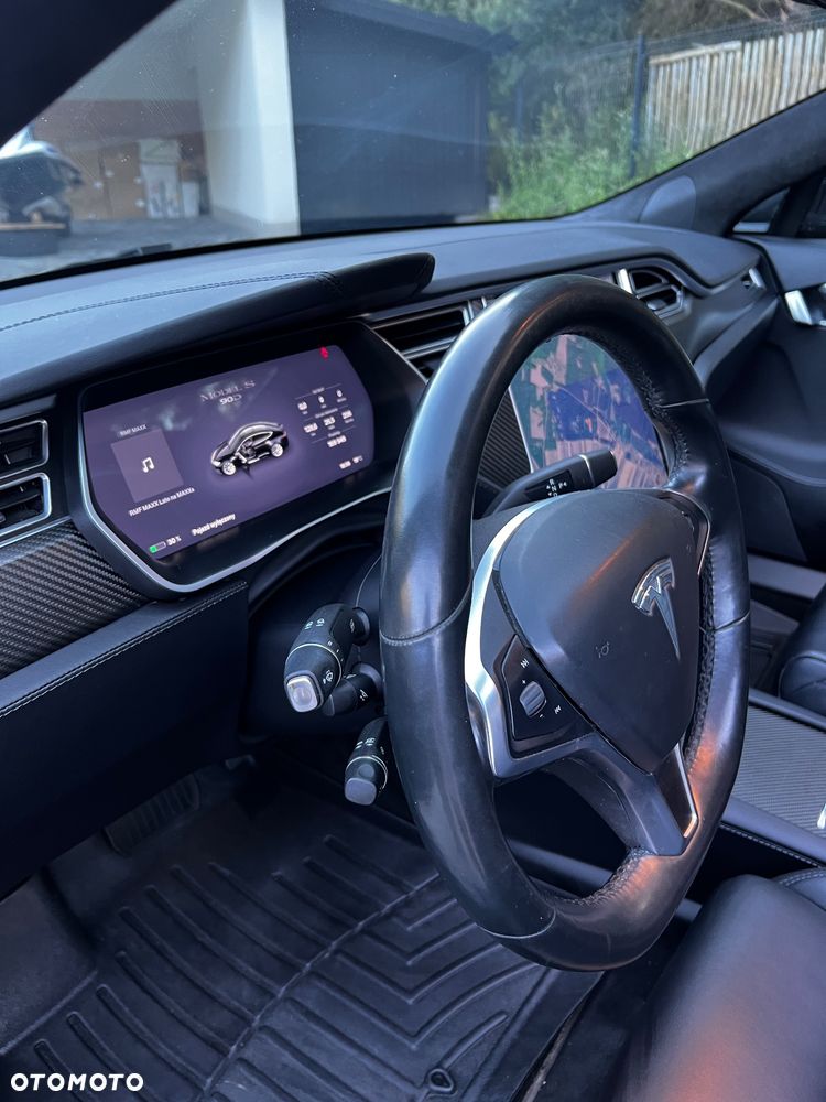 Tesla Model S - 19