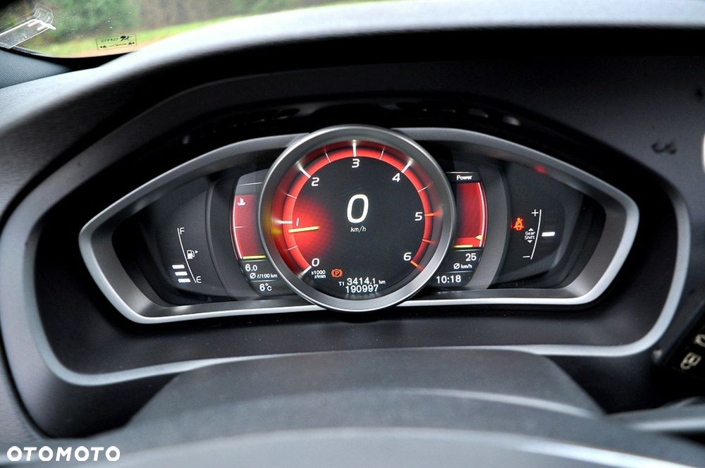 Volvo V40 D2 RDesign - 16