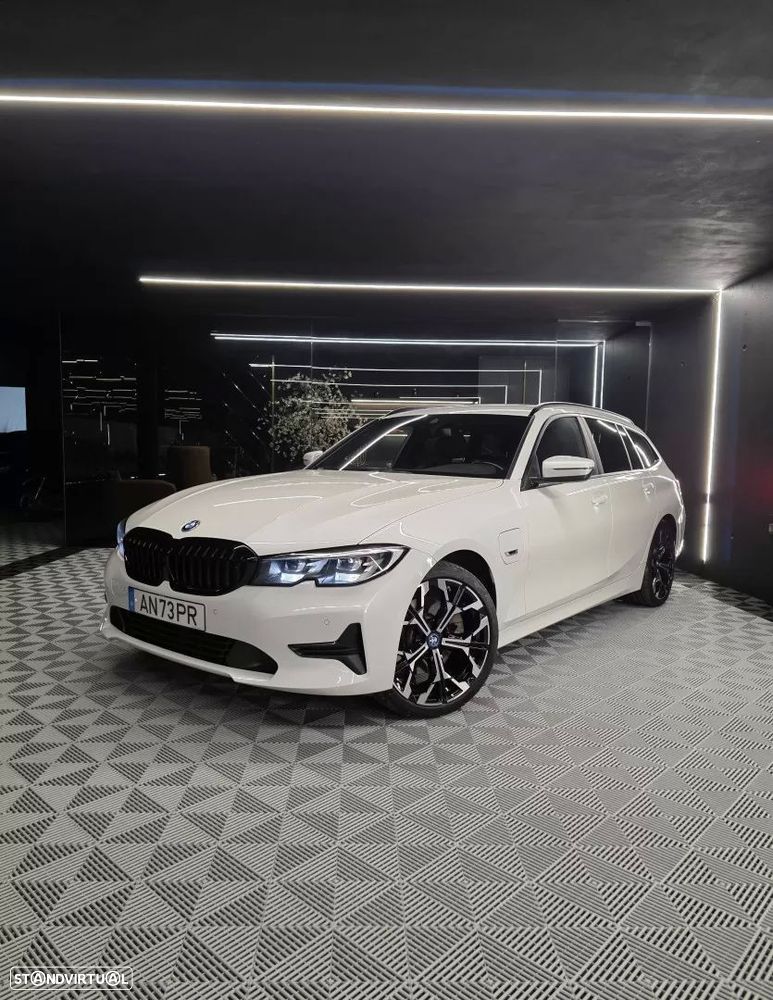 BMW 320 e Line Sport Auto - 1