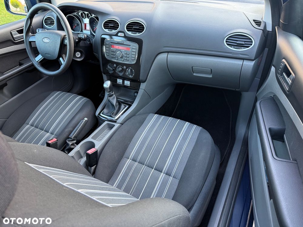 Ford Focus 1.6 16V Viva I - 14