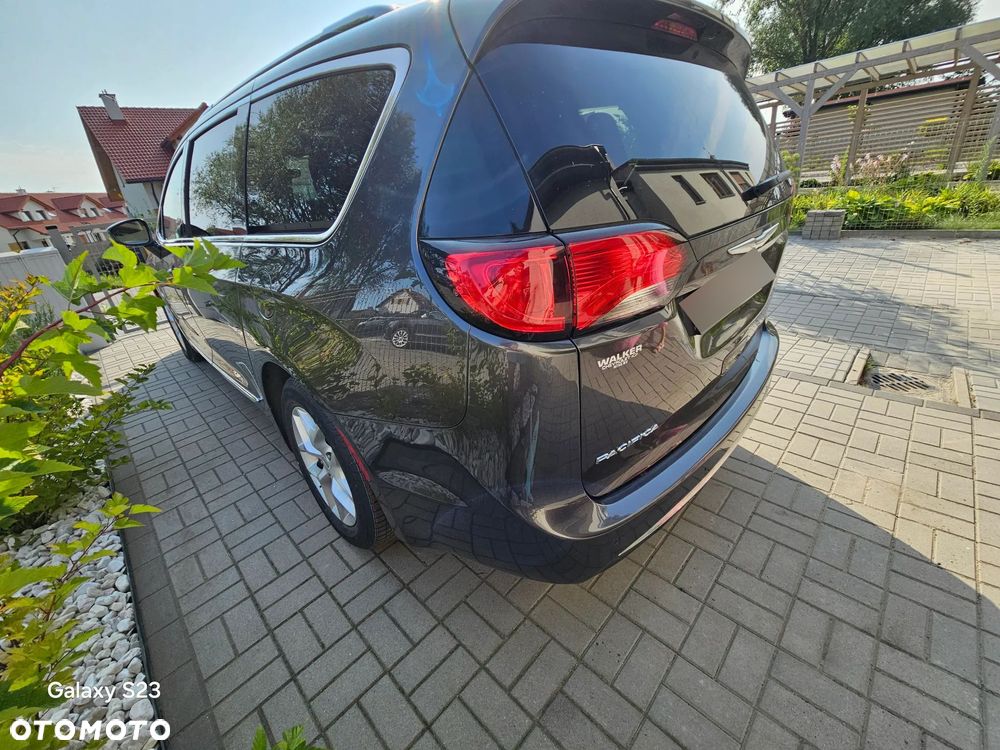 Chrysler Pacifica - 7