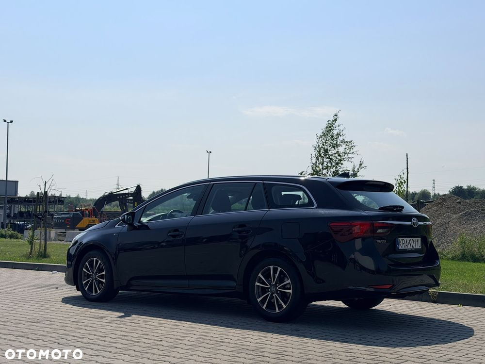 Toyota Avensis 1.8 Active - 4