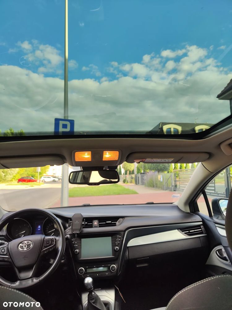 Toyota Avensis - 15