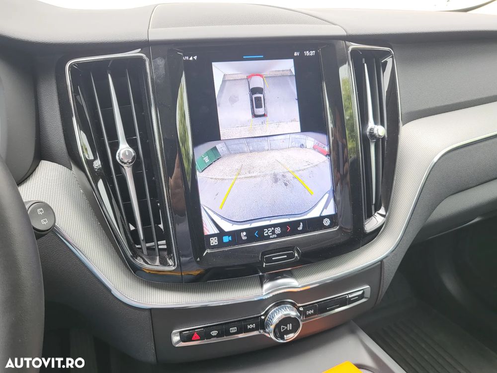 Volvo XC 60 B5 AT AWD MHEV Plus Dark - 22