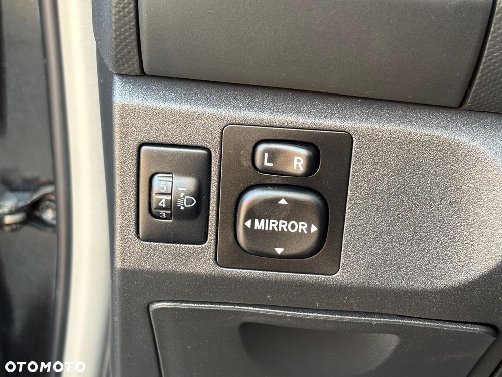 Toyota Yaris 1.33 Sol - 34