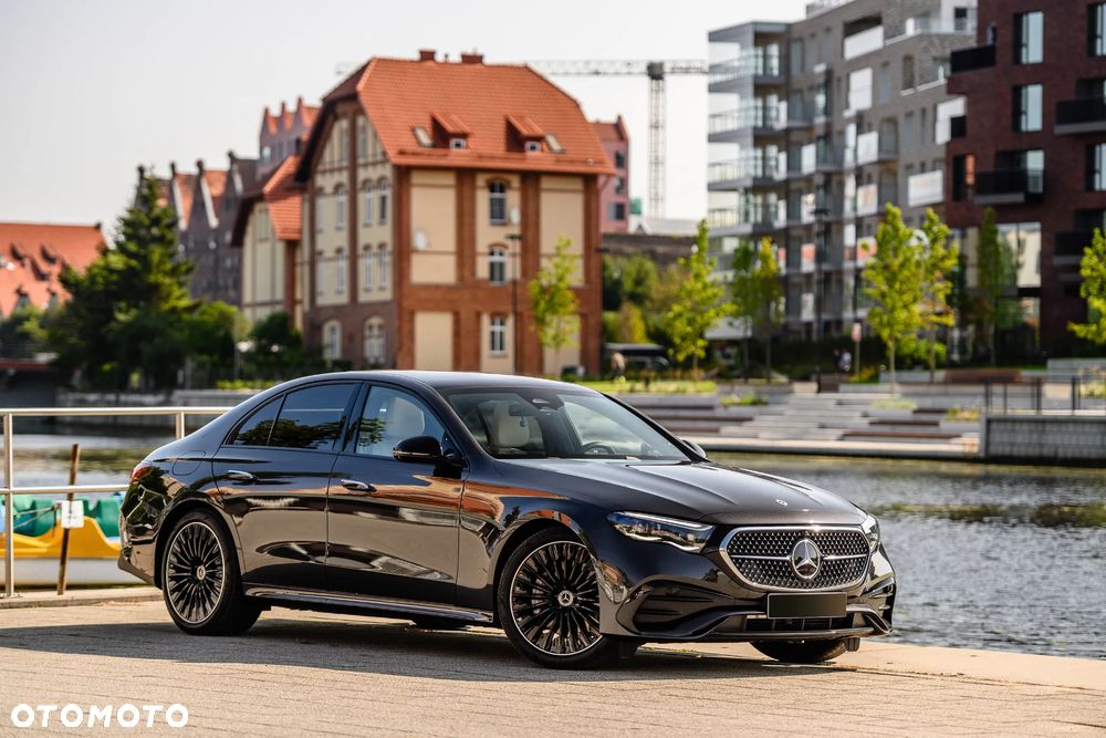 Mercedes-Benz Klasa E 200 mHEV 4-Matic AMG 9G-Tronic - 2