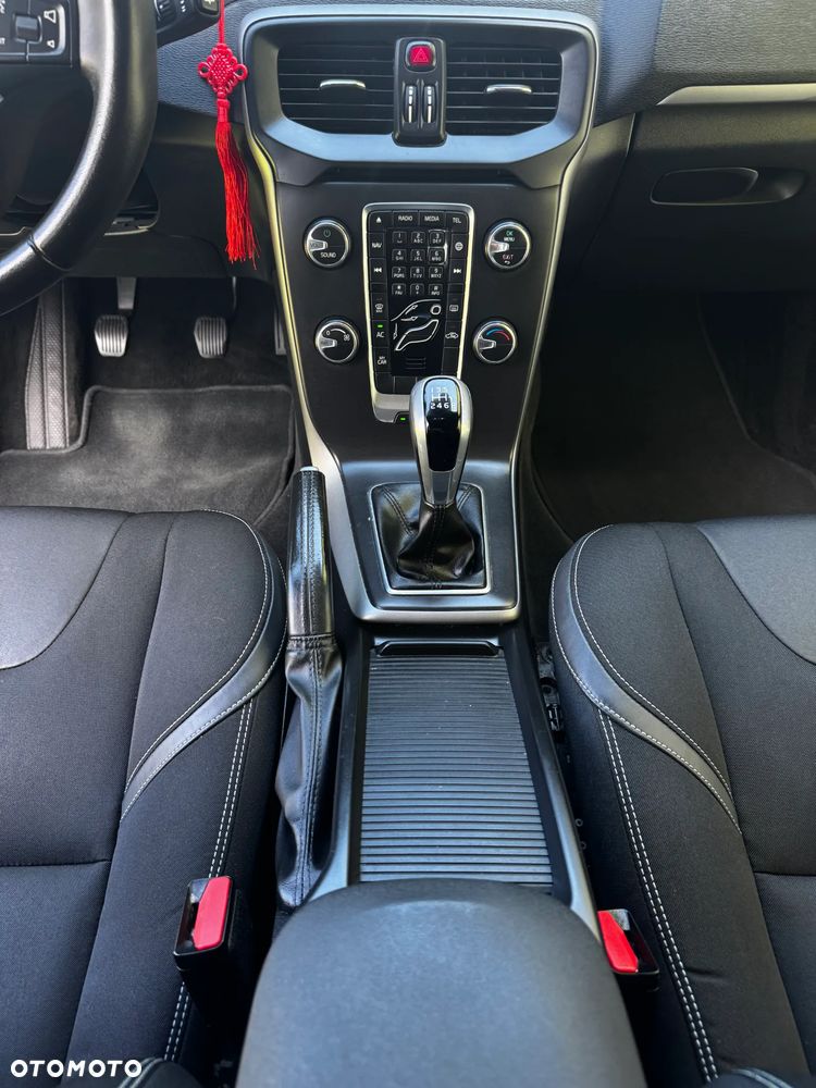 Volvo V40 D2 Momentum - 28