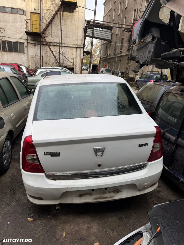 Dezmembrez Dacia Logan PH2 facelift alb 2010 1,6 MPI - 3