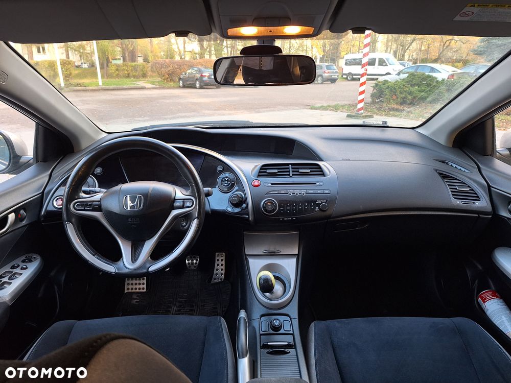 Honda Civic 1.8 Comfort - 18