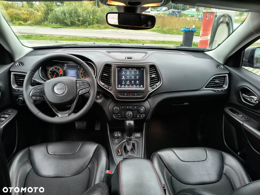 Jeep Cherokee - 10
