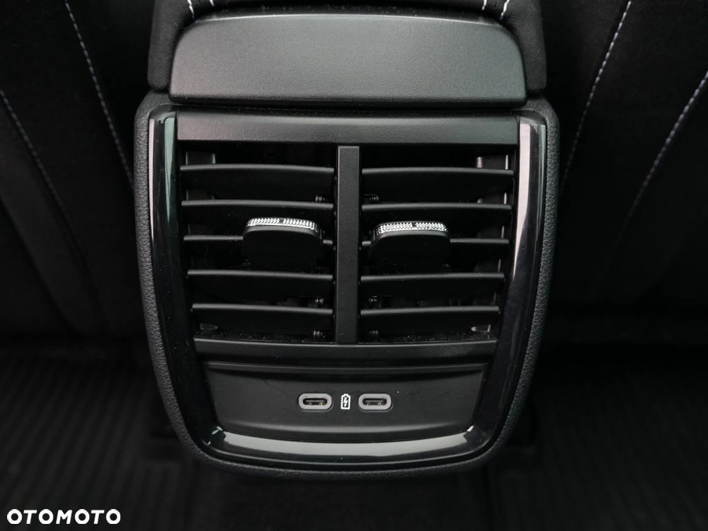 Skoda Kamiq 1.0 TSI Monte Carlo DSG - 38