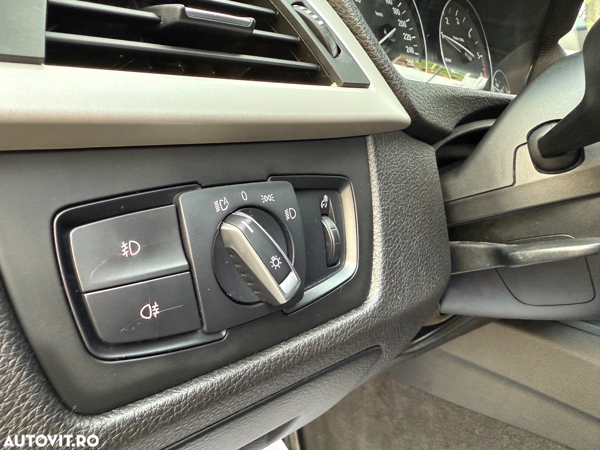 BMW Seria 3 320d Sport Line - 12