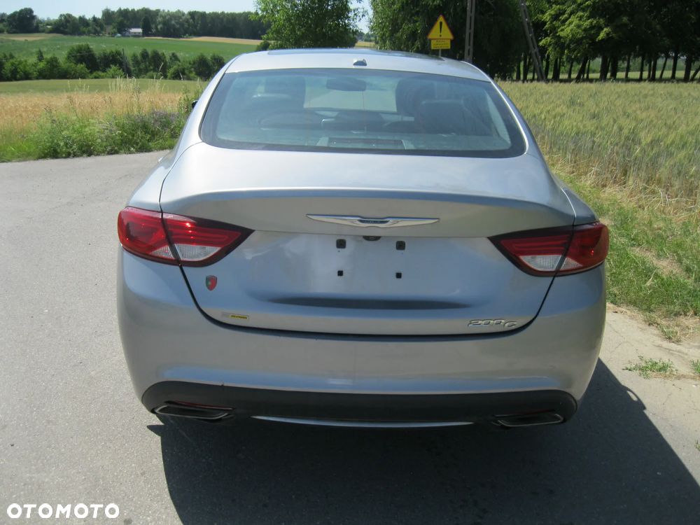 Chrysler 200 - 6