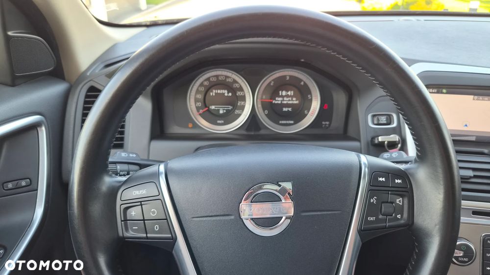Volvo XC 60 D4 Momentum - 18