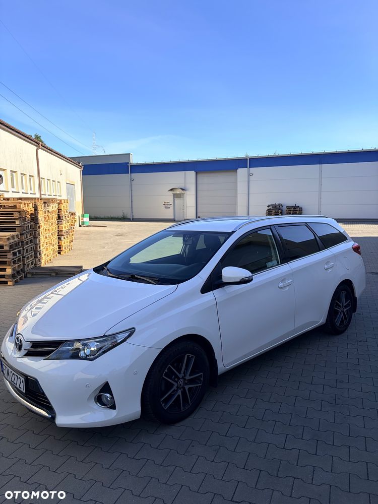 Toyota Auris 1.6 Premium - 3