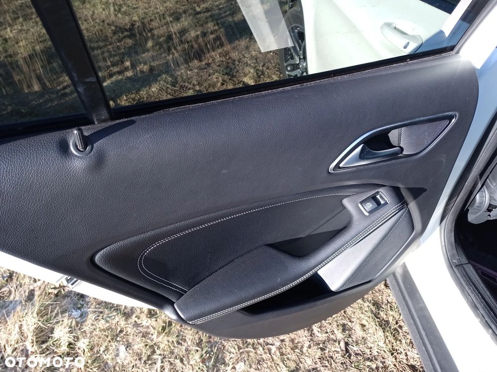 Mercedes-Benz GLA 200 (CDI) d - 11