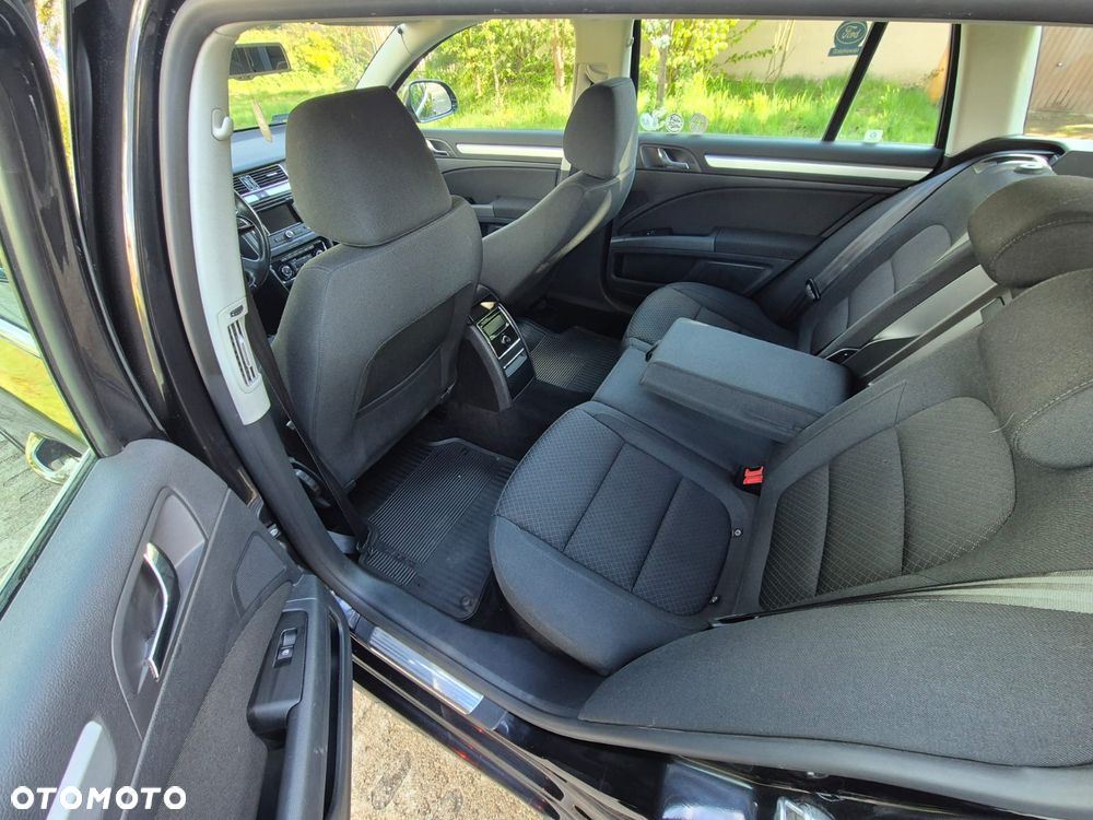 Skoda Superb 2.0 TDI Ambition DSG - 16