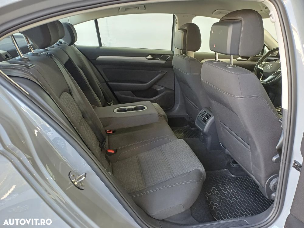 Volkswagen Passat 1.5 TSI ACT DSG Comfortline - 34