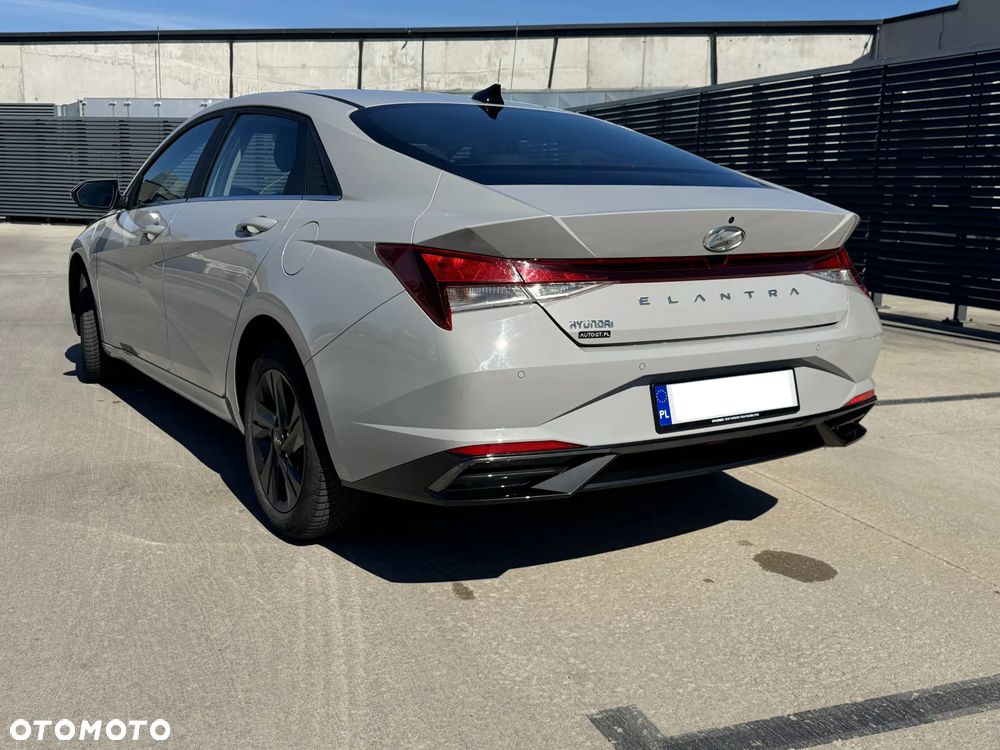 Hyundai Elantra 1.6 Smart CVT - 5