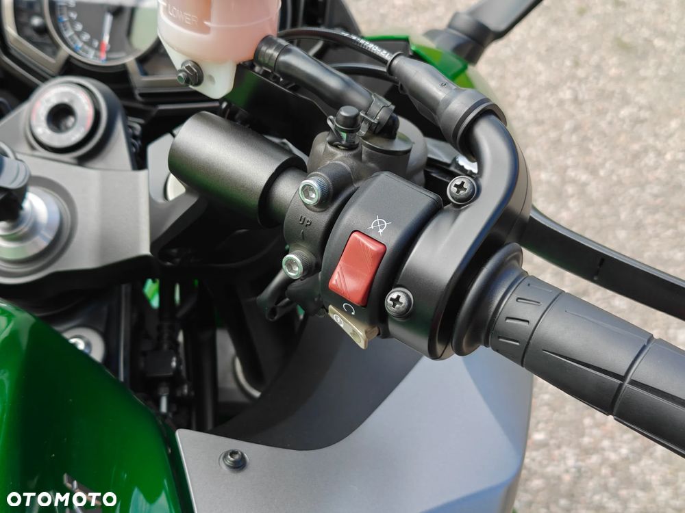 Kawasaki Ninja 1000 SX - 16