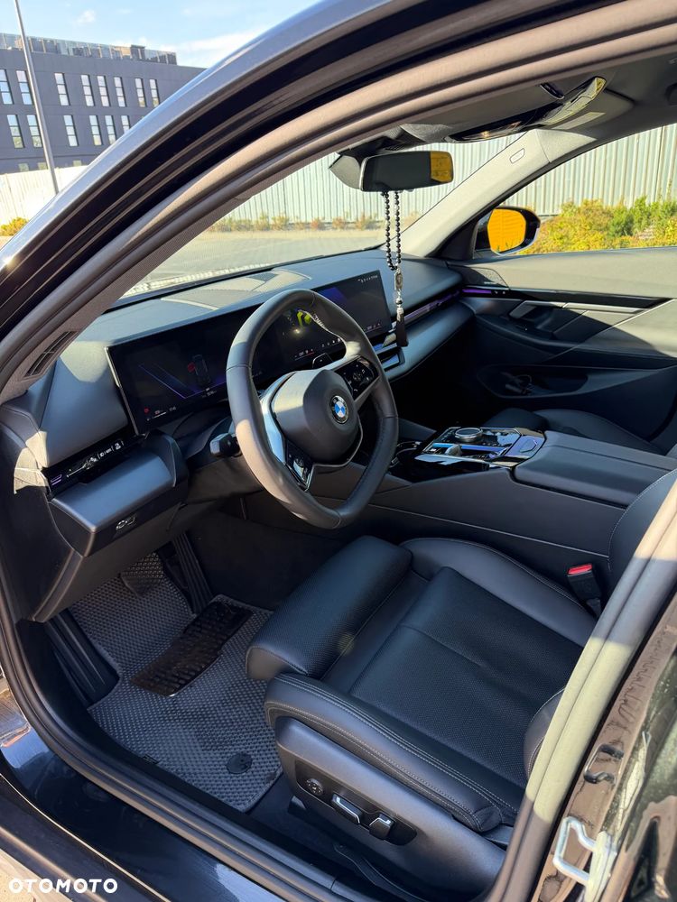 BMW Seria 5 520d mHEV - 10