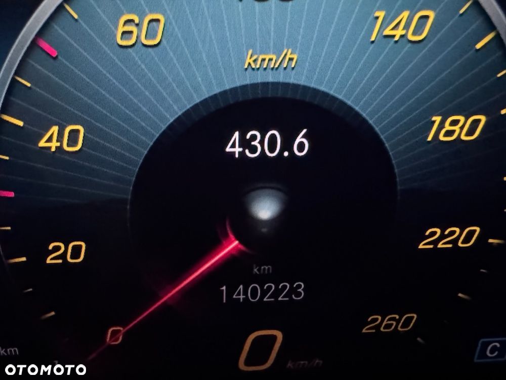 Mercedes-Benz Klasa B 200 d 8G-DCT - 31