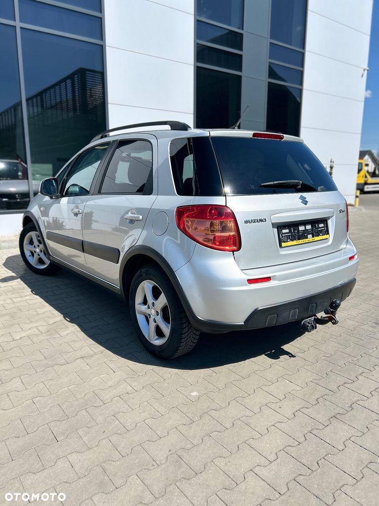 Suzuki SX4 - 4