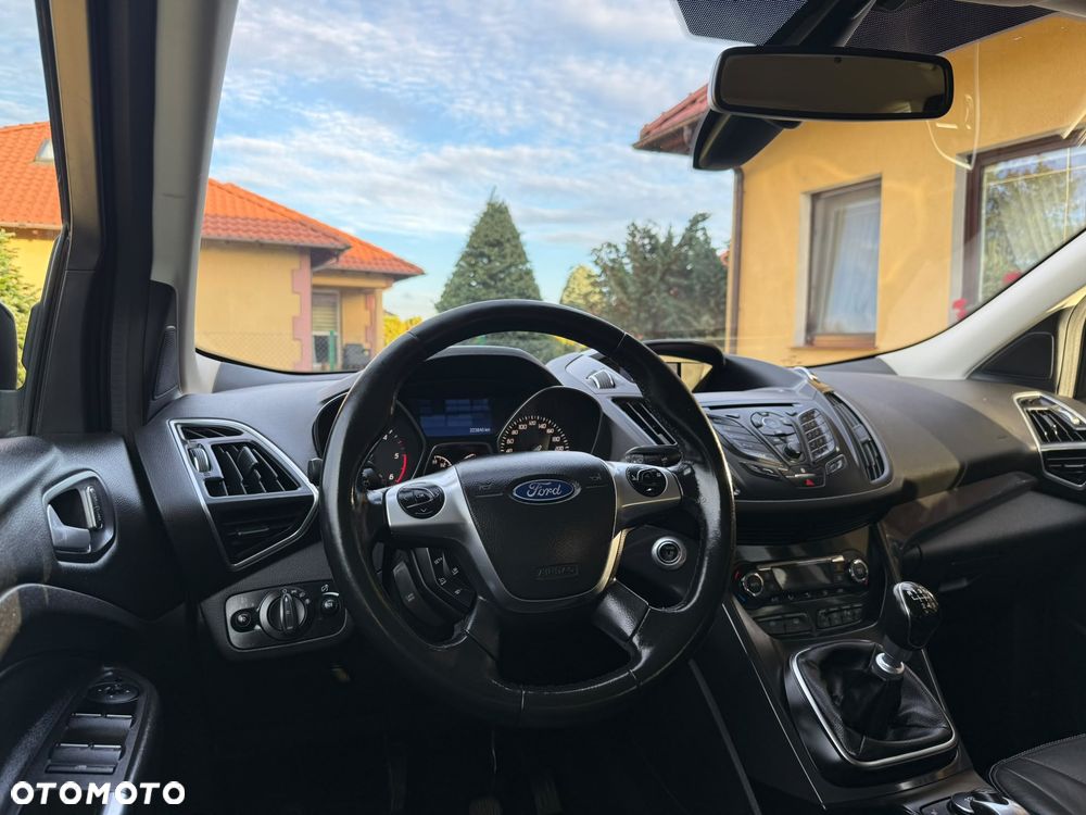 Ford Kuga 2.0 TDCi 2x4 Titanium - 12