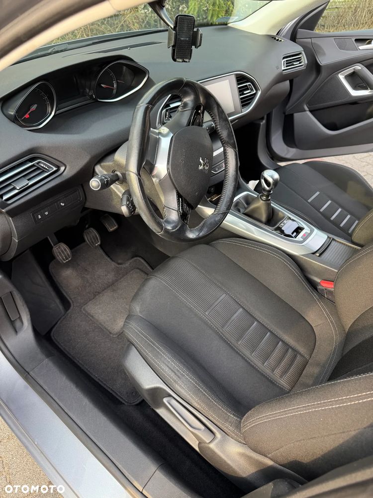 Peugeot 308 1.2 PureTech Allure S&S - 7