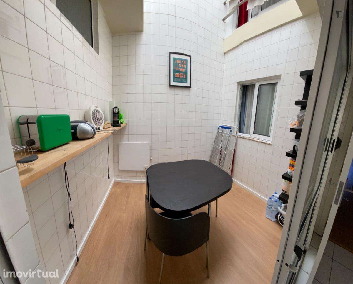 Quarto - localizado em Aveiro - Grande imagem: 4/8