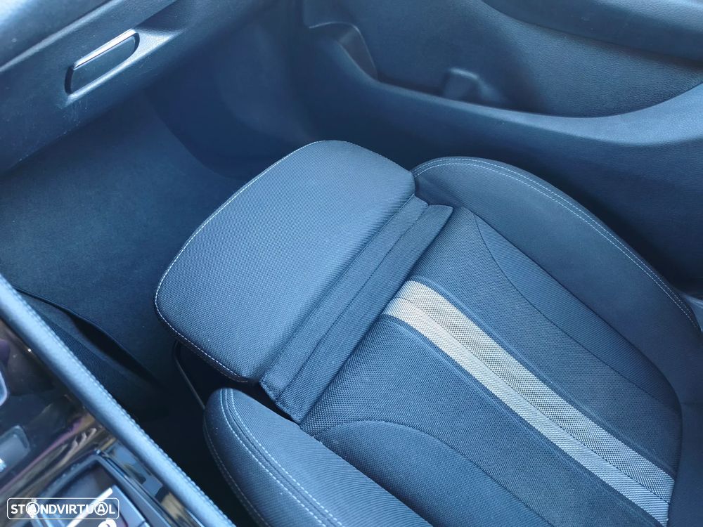 BMW 218 Active Tourer d Sport Line - 25