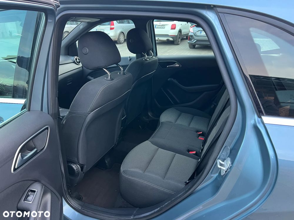 Mercedes-Benz Klasa B 180 d 7G-DCT Edition - 9