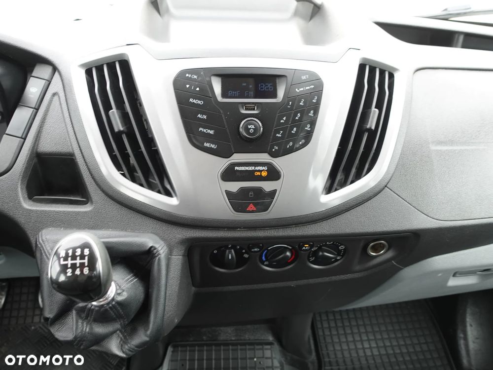 Ford Transit - 26
