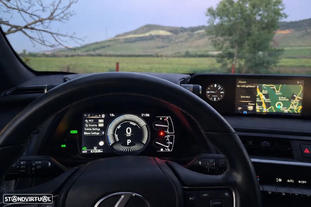 Lexus UX 250h Executive+ - 11