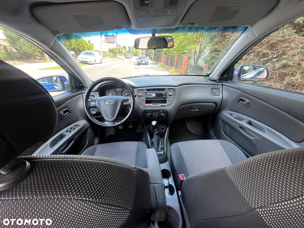 Kia Rio - 5