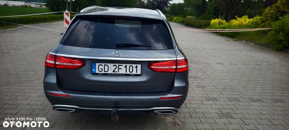 Mercedes-Benz Klasa E 220 d 4-Matic 9G-TRONIC - 30