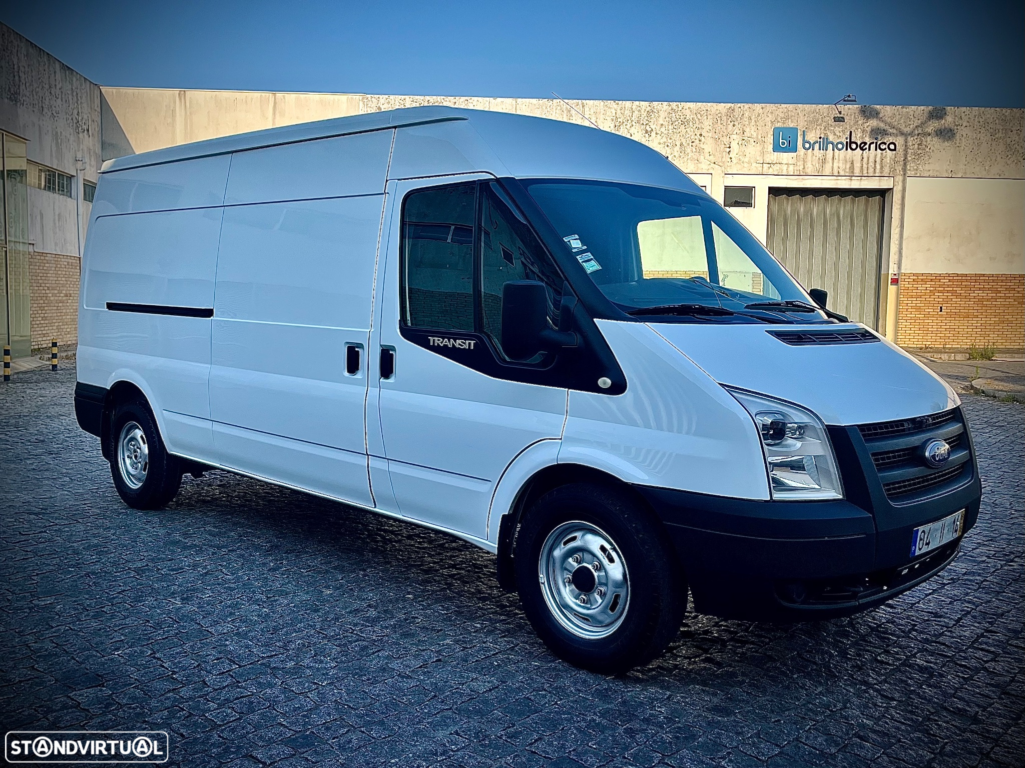 Ford TRANSIT/330L - 2