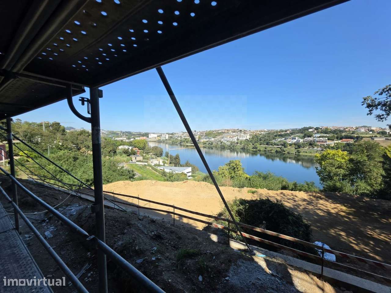 Apartamentos Novos T3 Quinta dos Cubos Oliveira do Douro - Grande imagem: 4/48